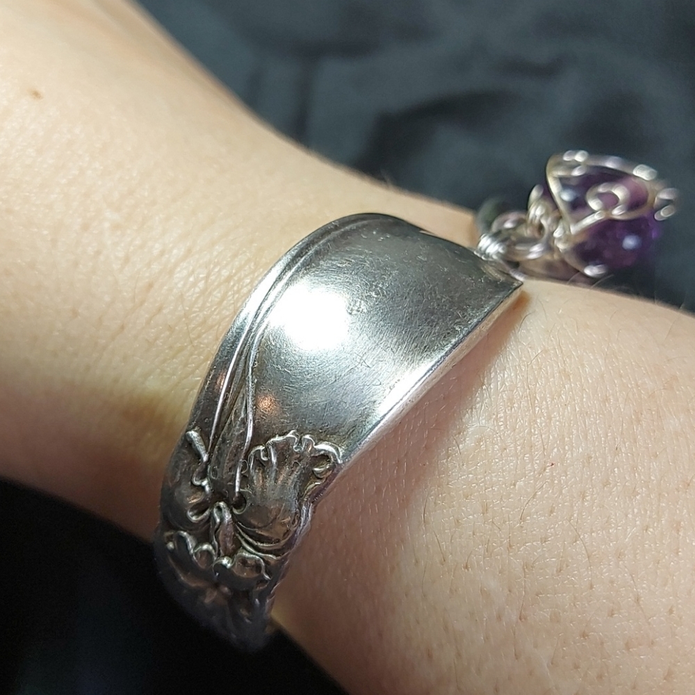 Vintage Artisan Bracelet made from Silver Flatwear - Picture 8 of 16